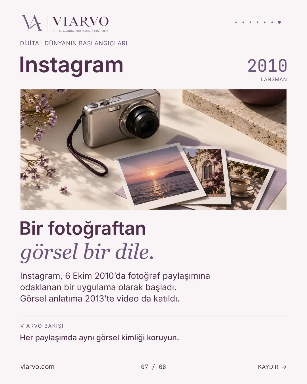 Instagram ve görsel kimliği kamera ve fotoğraf baskılarıyla anlatan temsili sahne.